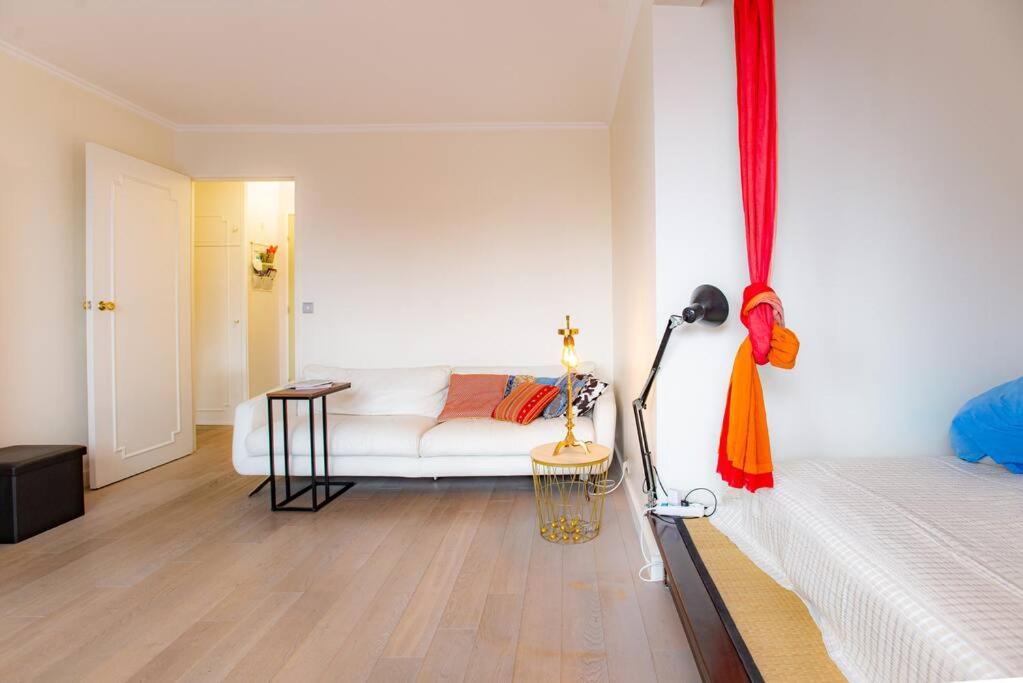 Studio With Balcony Paris Exterior foto